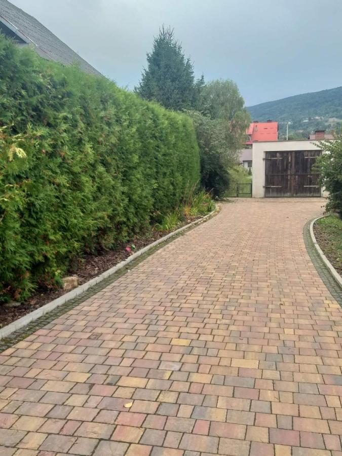 Hotel Mountain House Ustrzyki Dolne Esterno foto