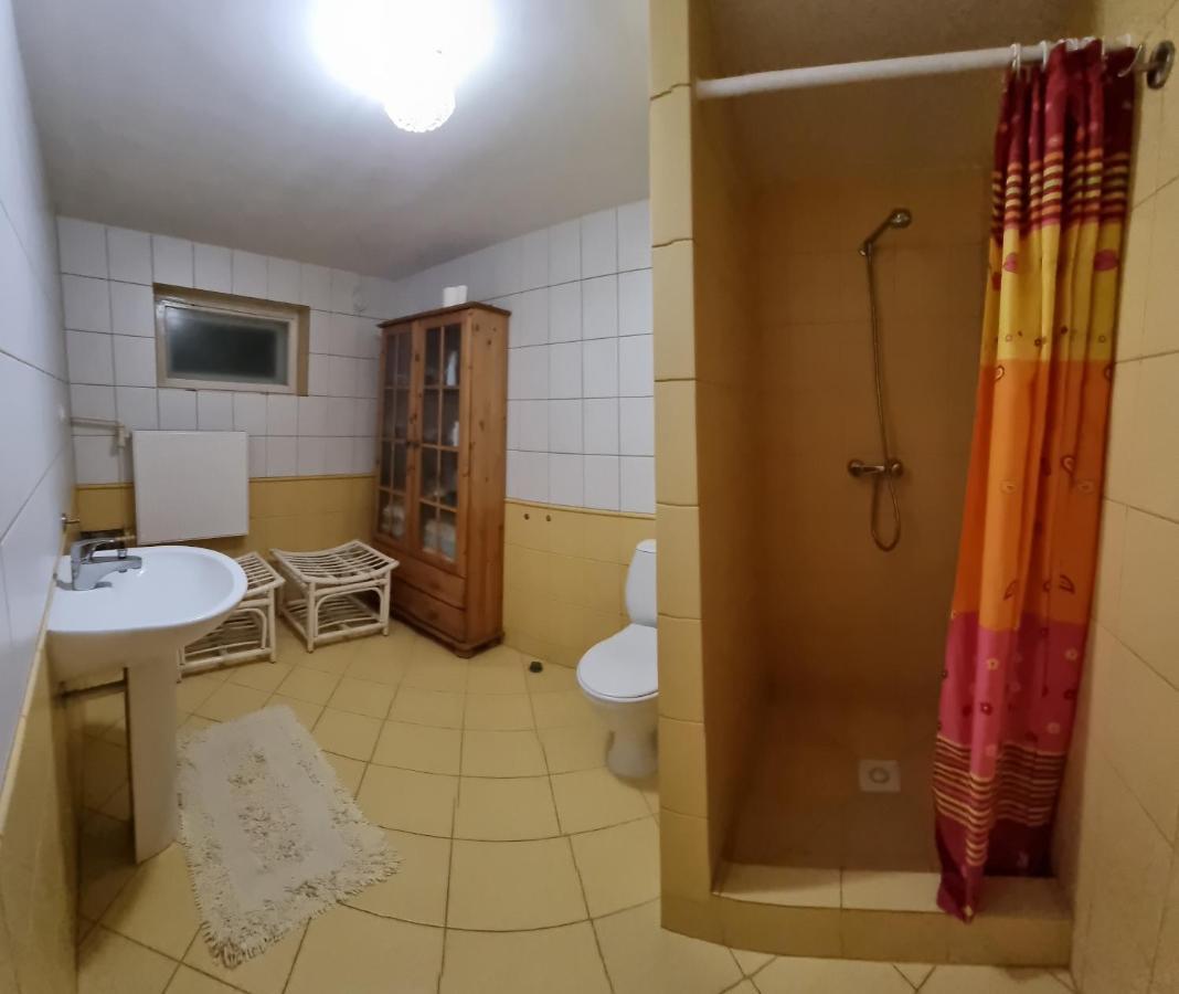 Hotel Mountain House Ustrzyki Dolne Esterno foto
