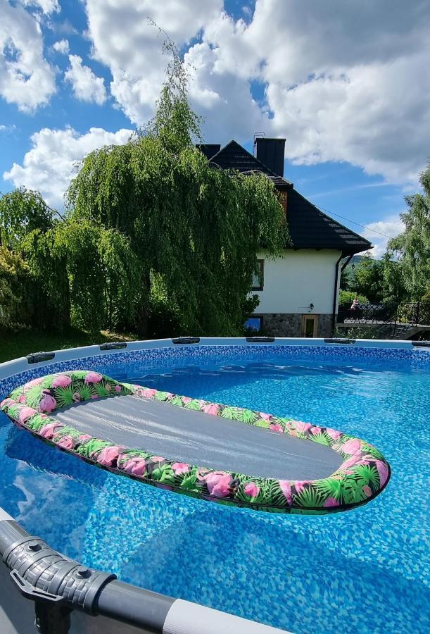 Hotel Mountain House Ustrzyki Dolne Esterno foto
