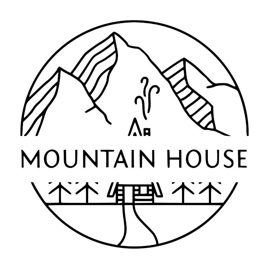 Hotel Mountain House Ustrzyki Dolne Esterno foto
