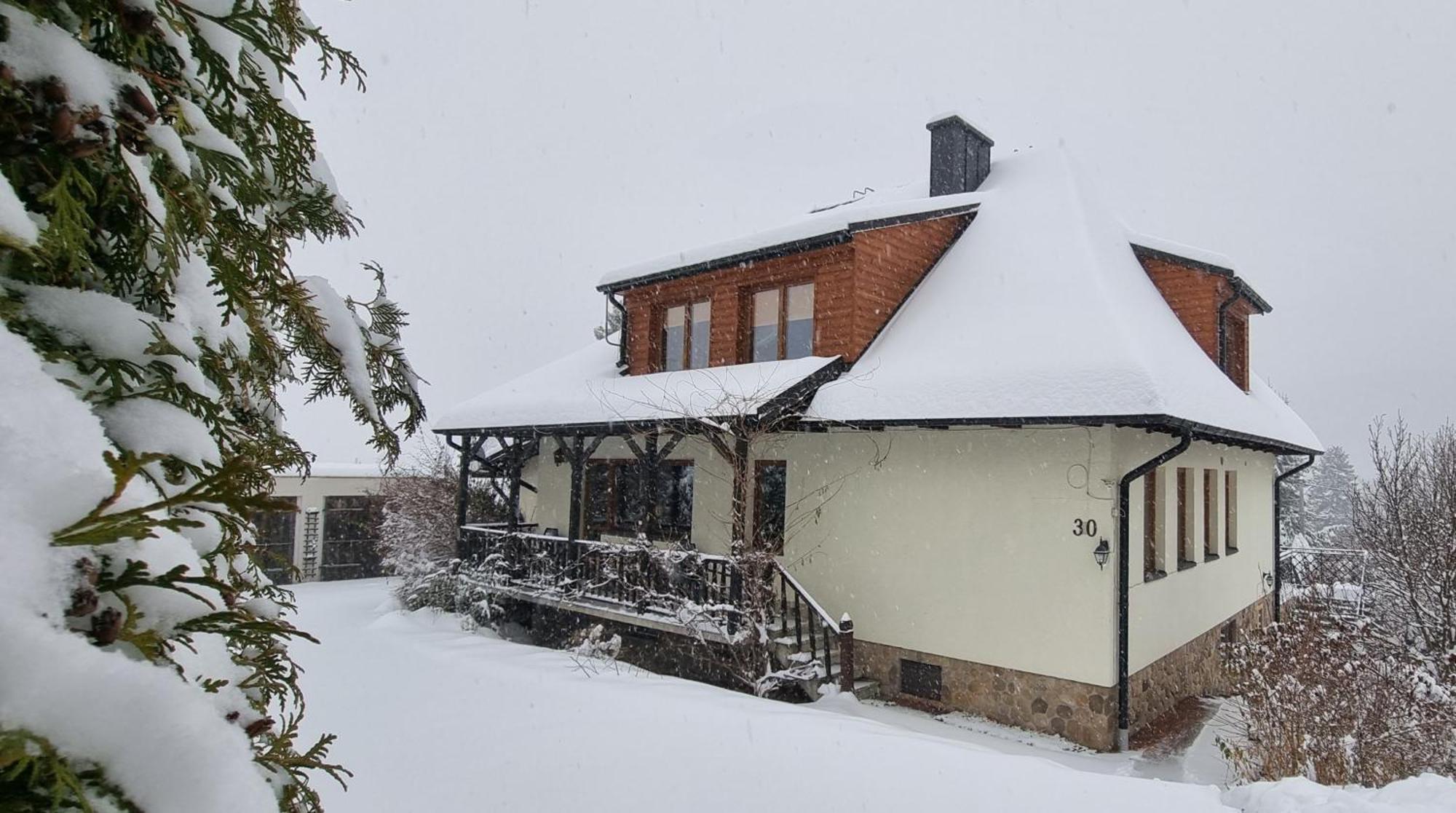 Hotel Mountain House Ustrzyki Dolne Esterno foto